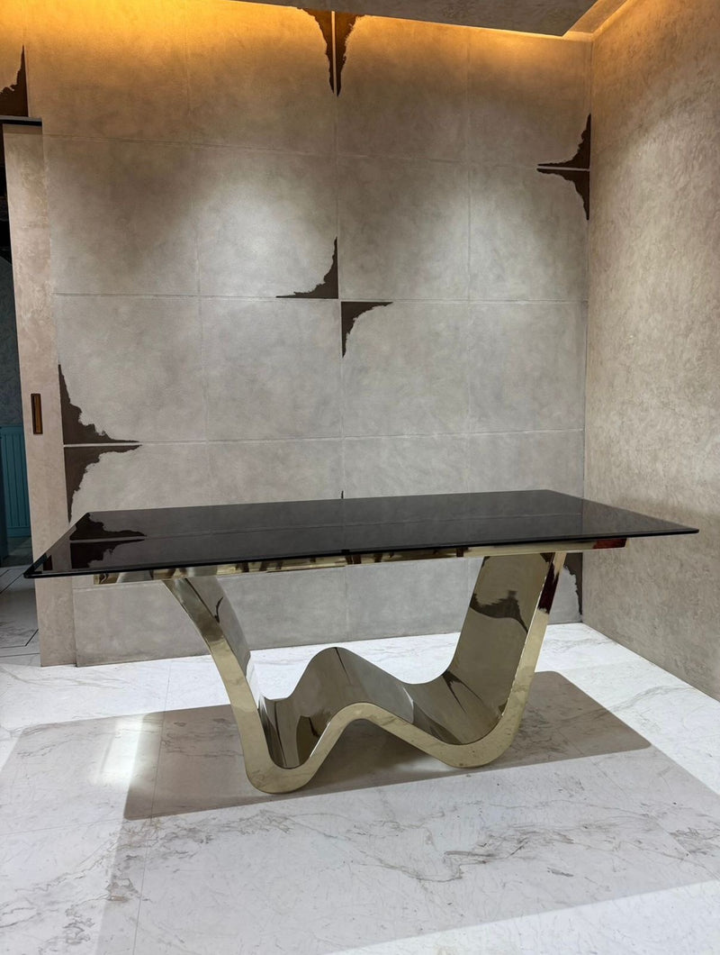 SCULPTED MECHANICAL TABLE